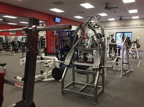Gyms in zephyrhills - They are regarded as one of the best Free weights gyms in Zephyrhills area. Contact them at ((72) 7) -791-. Read more about Choice Fitness Clubs in Clearwater, FL. Gold's Gym. Gold's Gym is located approximately 26 miles from Zephyrhills. Gold's Gym is very popular place in this area. You can reach them at ((86) 3) -646-.